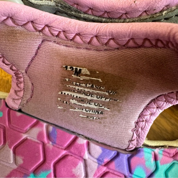 Eddie Bauer Gray and Pink Sandals with Adjustable Velcro Straps. Size Gi… - Picture 6 of 11